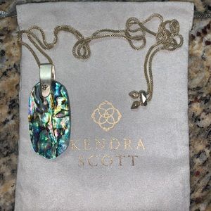 Kendra Scott necklace